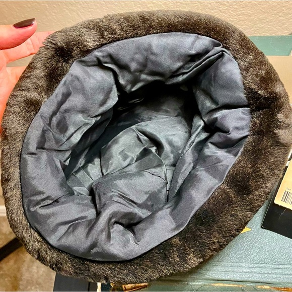 VINTAGE :  Toppers, Inc. Winter Hat - Picture 5 of 5